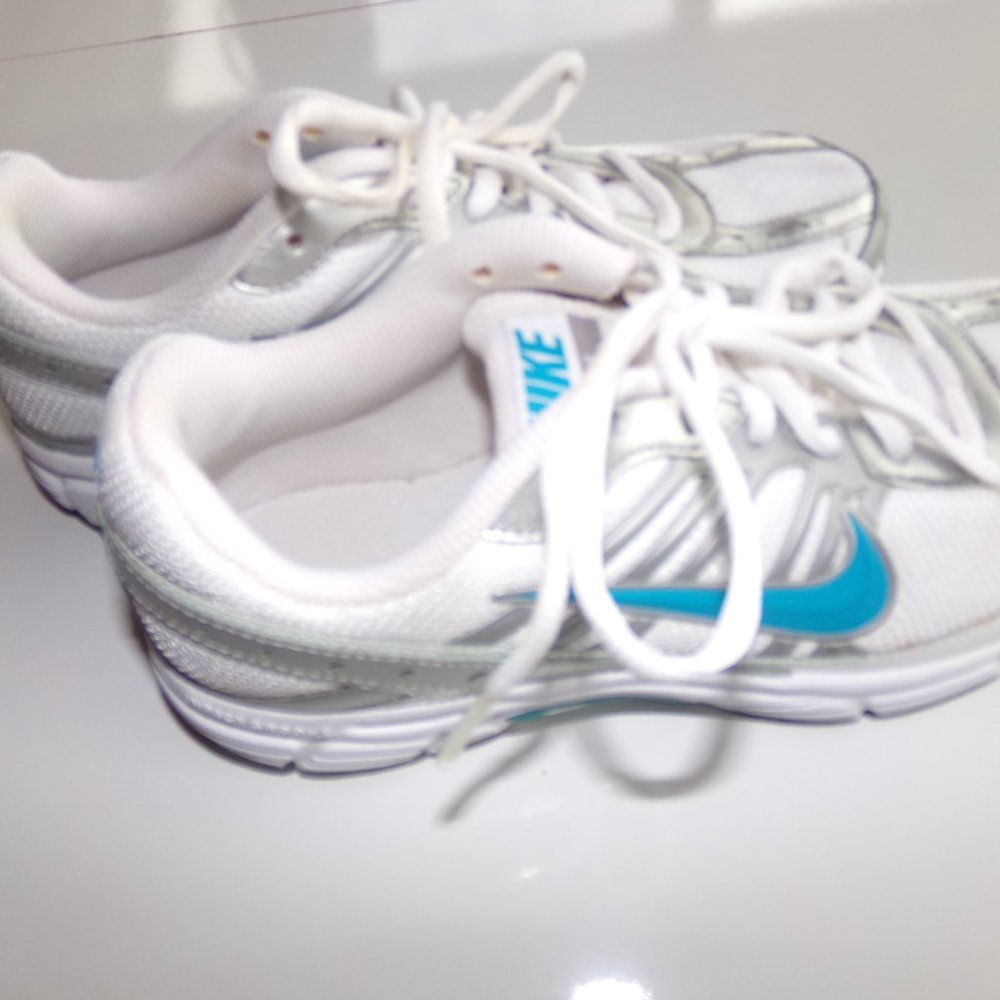 NIKE SNEAKERS - Picture 2 of 7